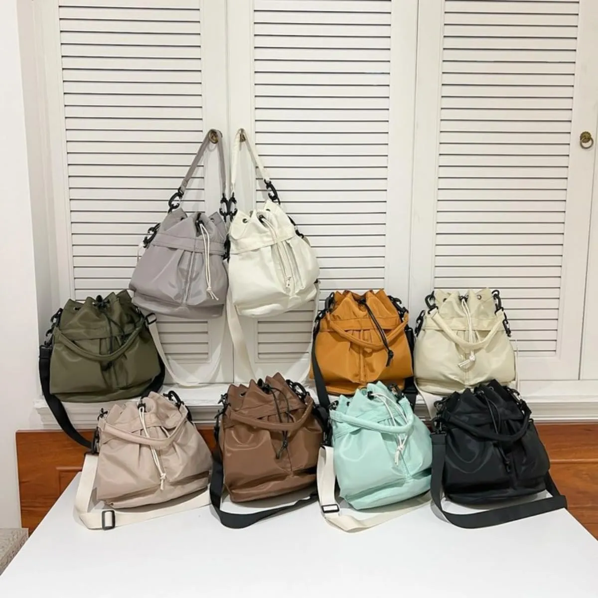 Chic Sporty Shoulder Bag Crossbody Bucket Bag Nylon Tote with Trendy Drawstring - Casual Carryall