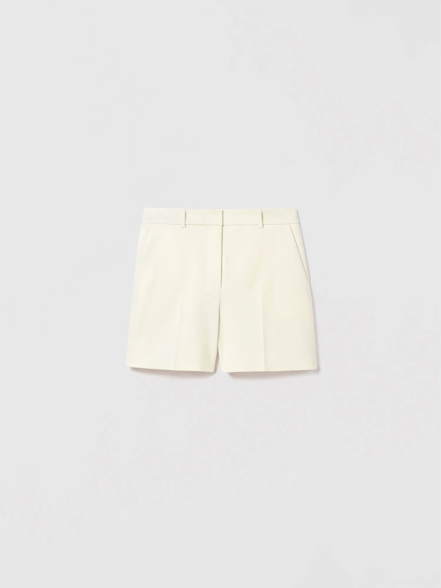 Clean front short