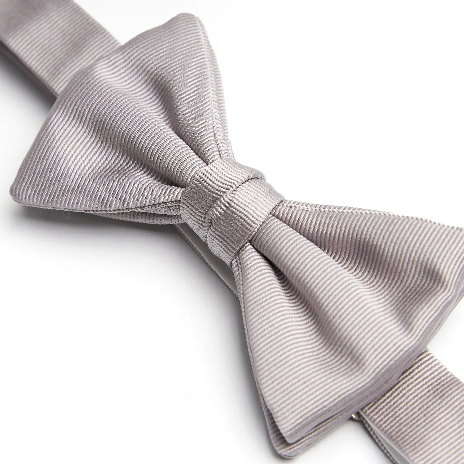 LIGHT GREY PRE-KNOTTED SILK BOWTIE