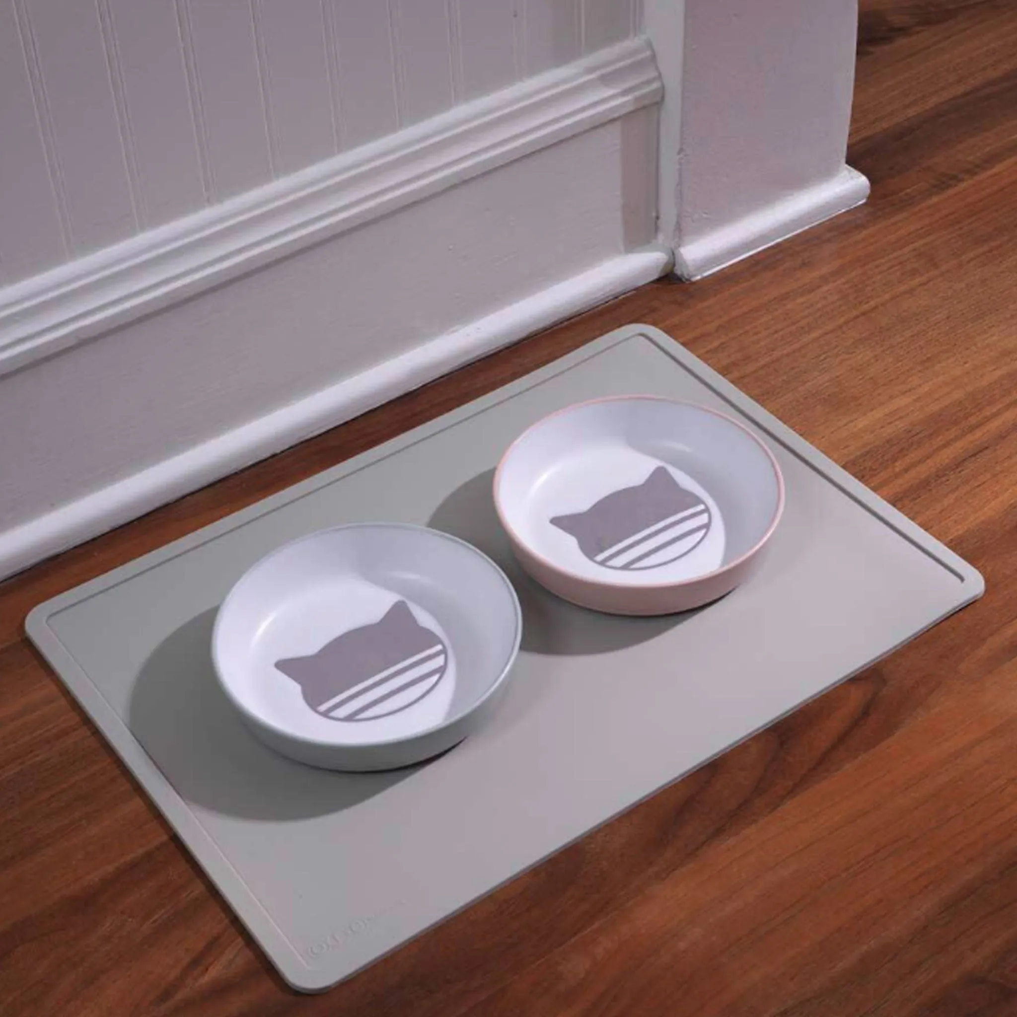 Speckle & Spot Pet Placemat - Light Grey