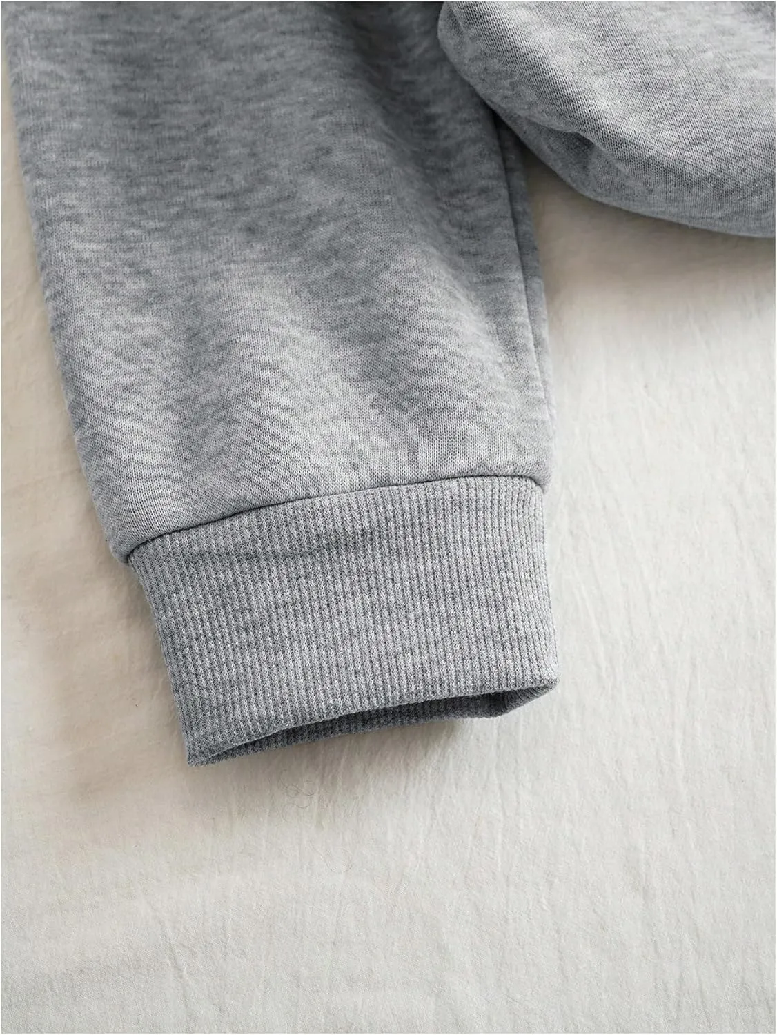 SweatyRocks Women's Sweatshirt Graphic Print Long Sleeve Drop Shoulder Crew Neck Pullover Tops